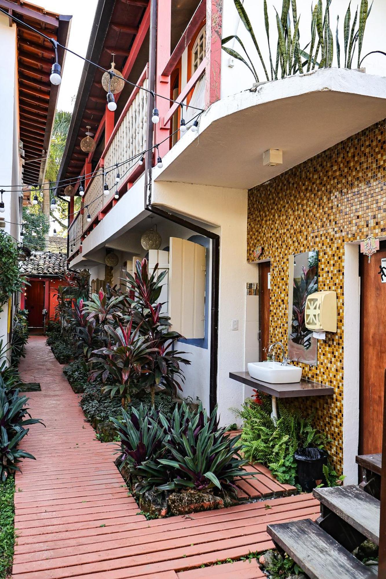 Com Verso e Prosa RePouso e Café Parati Esterno foto